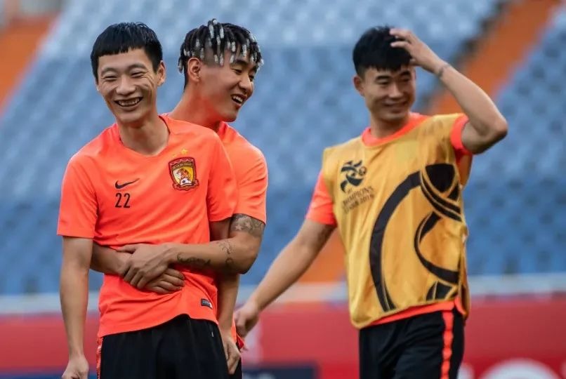 国内豪门队伍在亚洲赛场上获胜