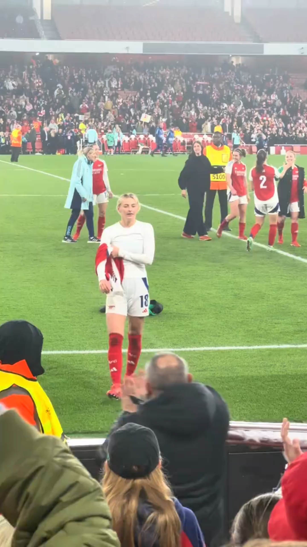 皇马逆转晋级,庆祝声此起彼伏的简单介绍 皇马逆转晋级,庆祝声此起彼伏的简单介绍