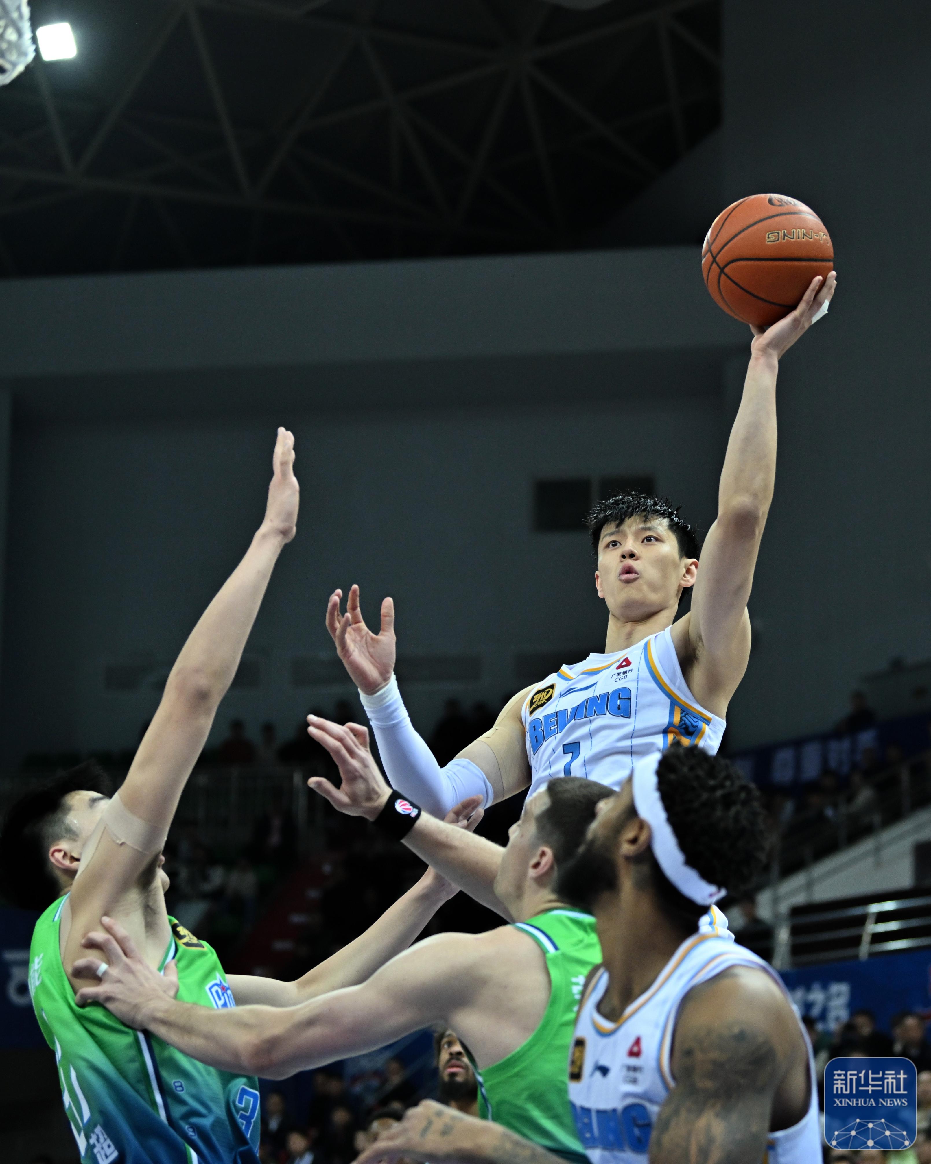 开云体育官方入口-球员表现出色，赛场上风头无两的简单介绍