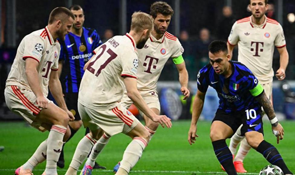 包含拜仁慕尼黑实力碾压对手，轻松获得胜利的词条