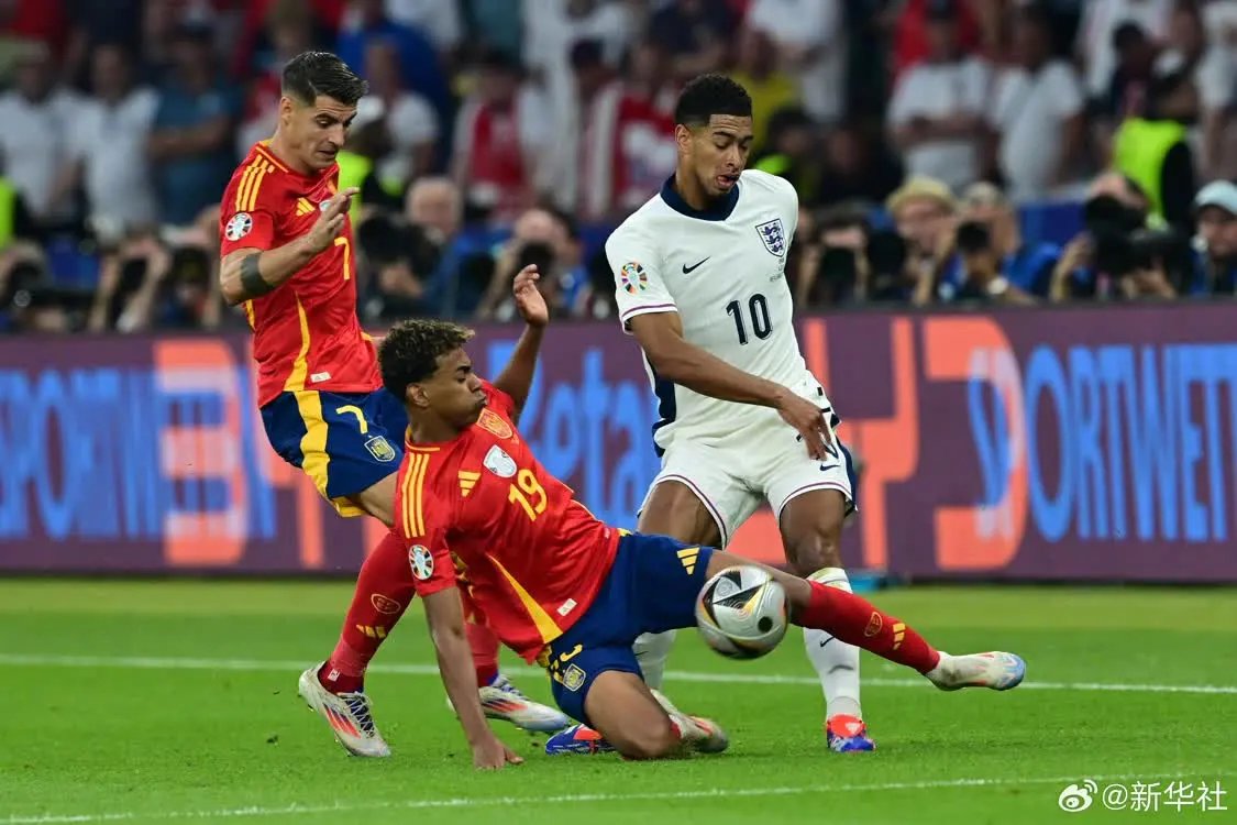 开云体育app下载-德国足球队在国际锦标赛中奋勇争先