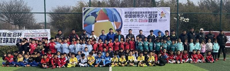 包含足球赛事开赛提高，全民足球热切讨论谈话的词条